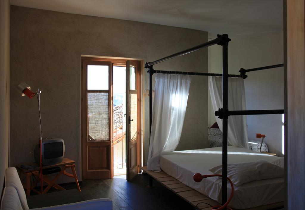 B&B Acaso Серралунґа-д'Альба Екстер'єр фото